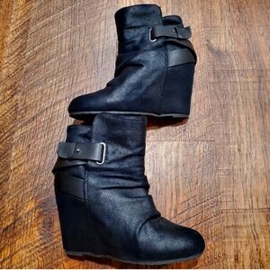 Aldo Black Heeled Boots AnkleBooties Wedges 7 SevenFaux Suede & Faux Leather